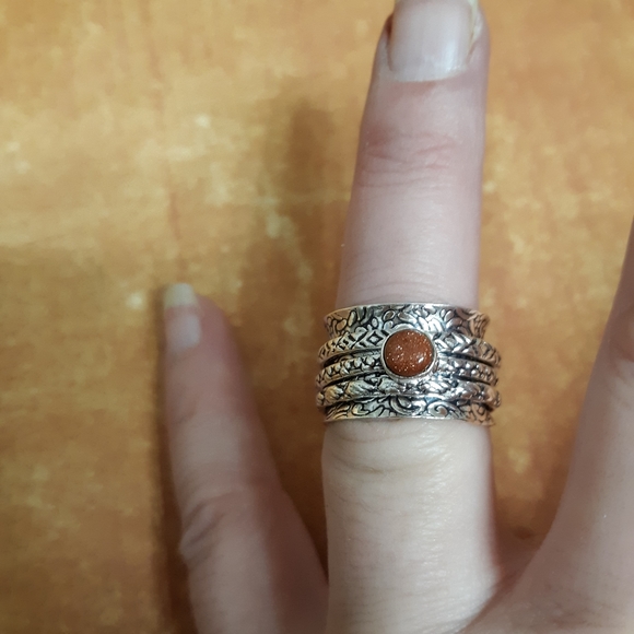 New Sun Stone Silver Spinner Ring. Size 6.50 - Picture 7 of 8